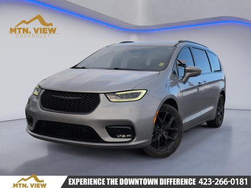 2021 Chrysler Pacifica Touring-L