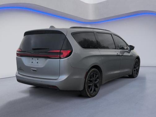 2021 Chrysler Pacifica Touring-L