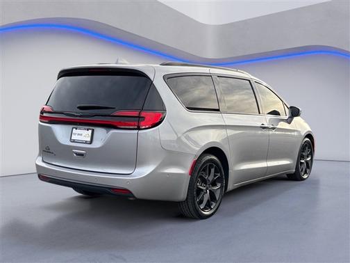 2021 Chrysler Pacifica Touring-L