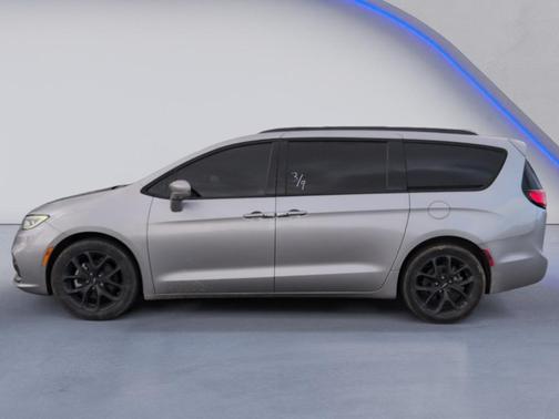 2021 Chrysler Pacifica Touring-L