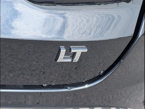 Mosaic Black Metallic 2024 Chevrolet Trax LT