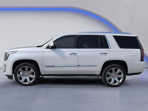 Crystal White 2017 Cadillac Escalade Luxury