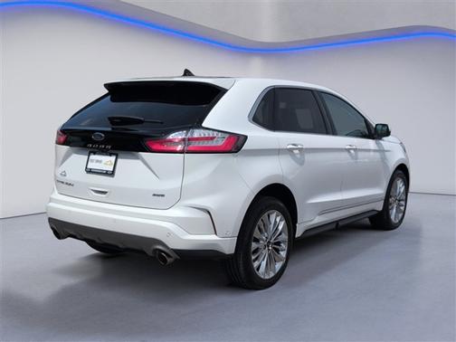 White Metallic 2024 Ford Edge Titanium