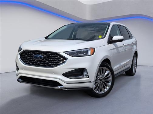 White Metallic 2024 Ford Edge Titanium