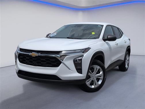Summit White 2024 Chevrolet Trax LS