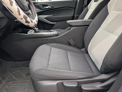 Summit White 2024 Chevrolet Trax LS