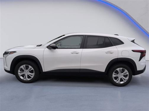 Summit White 2024 Chevrolet Trax LS