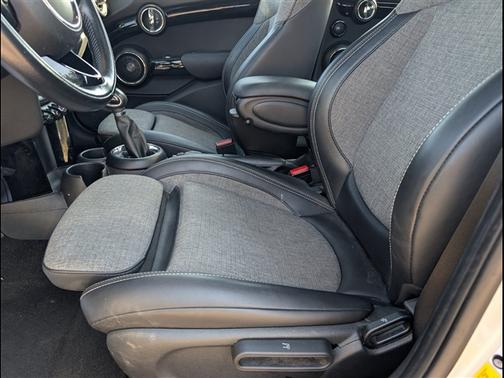 White Silver 2018 MINI Hardtop Cooper S