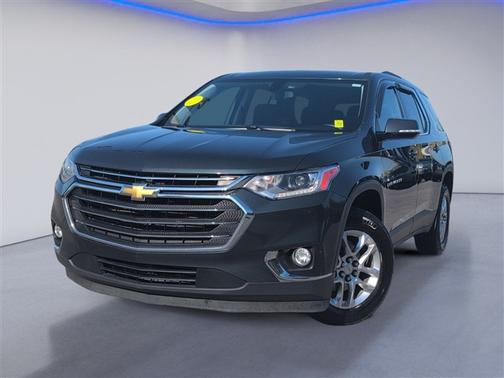 Graphite Metallic 2018 Chevrolet Traverse LT Cloth