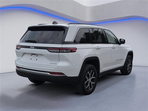 Bright White Clearcoat 2024 Jeep Grand Cherokee Limited