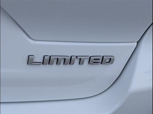 Bright White Clearcoat 2024 Jeep Grand Cherokee Limited