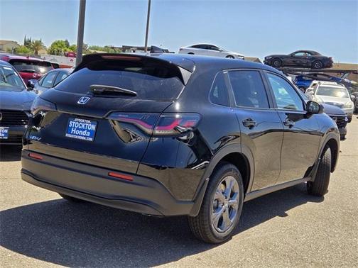 Crystal Black Pearl 2026 Honda HR-V LX