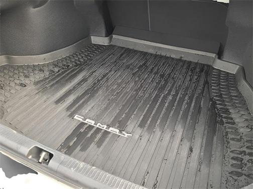 2020 Toyota Camry Hybrid SE