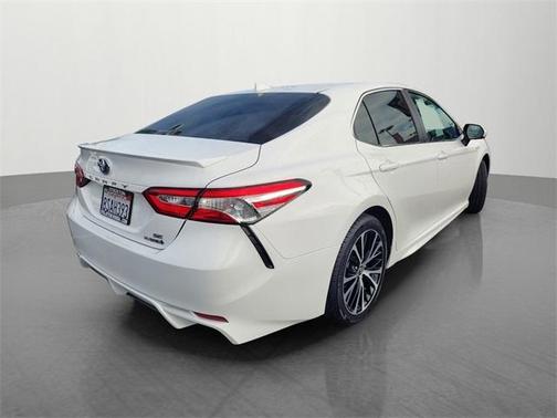 2020 Toyota Camry Hybrid SE