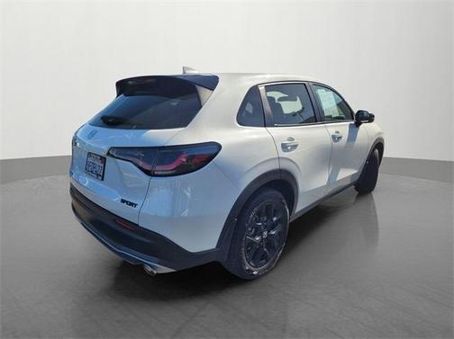 White 2023 Honda HR-V Sport