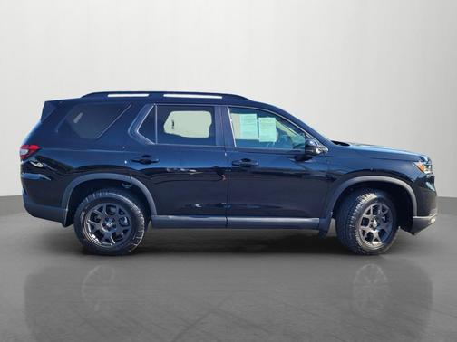 Crystal 2025 Honda Pilot TrailSport