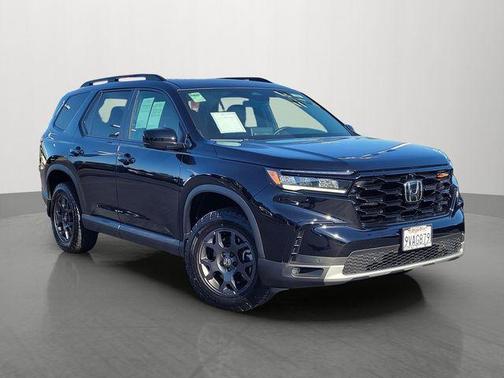 Crystal 2025 Honda Pilot TrailSport