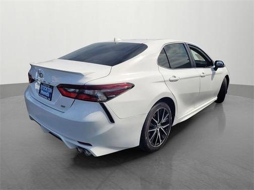 Celestial Silver Metallic 2022 Toyota Camry SE