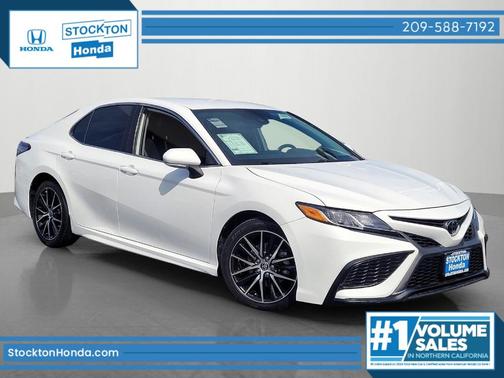 Celestial Silver Metallic 2022 Toyota Camry SE