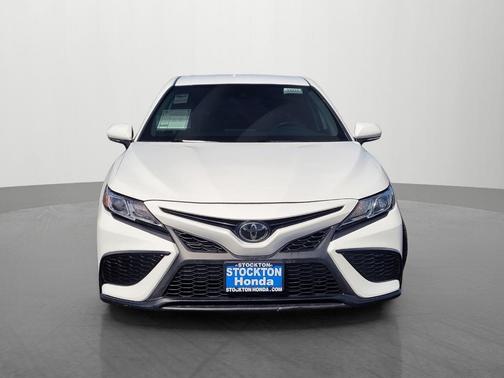 Celestial Silver Metallic 2022 Toyota Camry SE