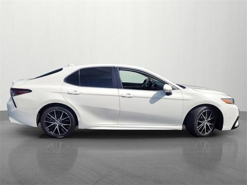 Celestial Silver Metallic 2022 Toyota Camry SE