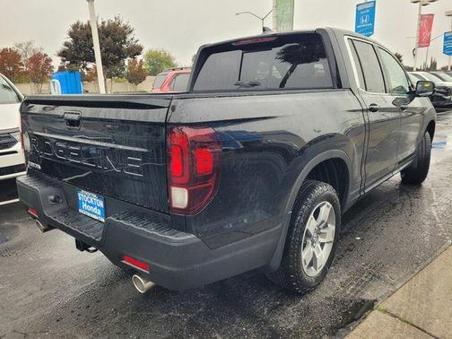 Crystal Black Pearl 2026 Honda Ridgeline RTL