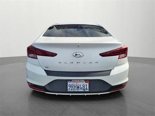 2019 Hyundai ELANTRA SE