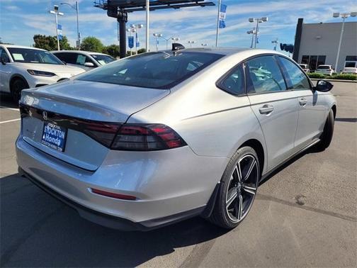 Solar Silver Metallic 2026 Honda Accord SE