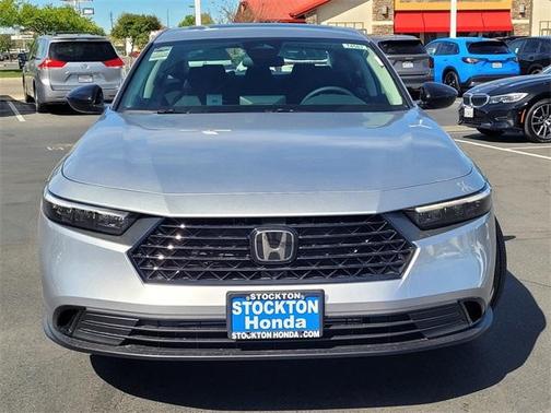 Solar Silver Metallic 2026 Honda Accord SE