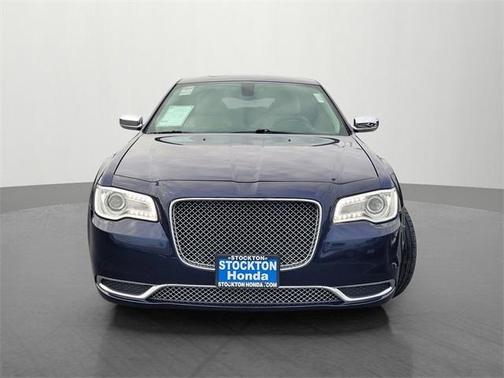 2017 Chrysler 300 Limited