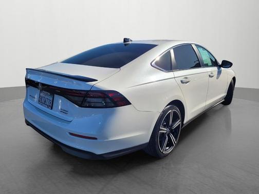 Platinum 2024 Honda Accord Hybrid Sport