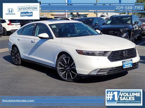 Platinum White Pearl 2026 Honda Accord Hybrid Touring