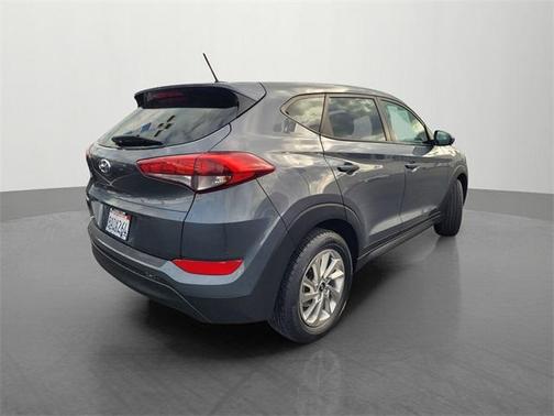 2017 Hyundai TUCSON SE