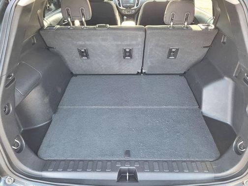 Graphite Metallic 2020 Chevrolet Traverse LT Cloth