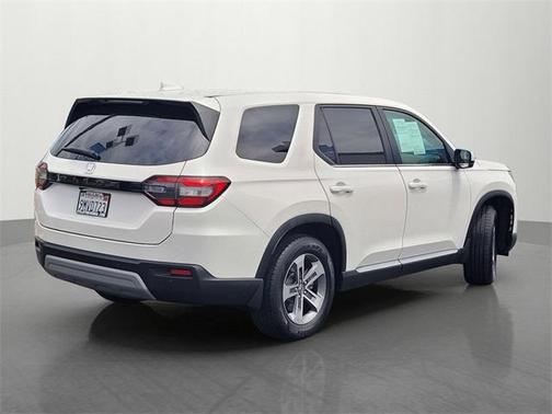 SELECT 2025 Honda Pilot EX-L