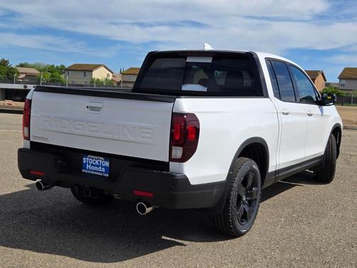 2025 Honda Ridgeline Black Edition