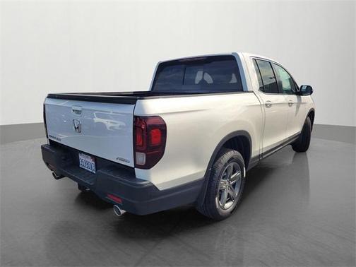 Platinum White 2023 Honda Ridgeline RTL