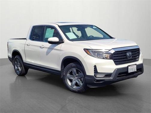 Platinum White 2023 Honda Ridgeline RTL