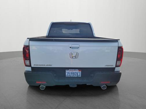 Platinum White 2023 Honda Ridgeline RTL