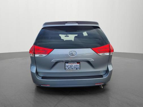 2014 Toyota Sienna LE