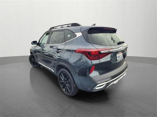 2022 Kia Seltos Nightfall