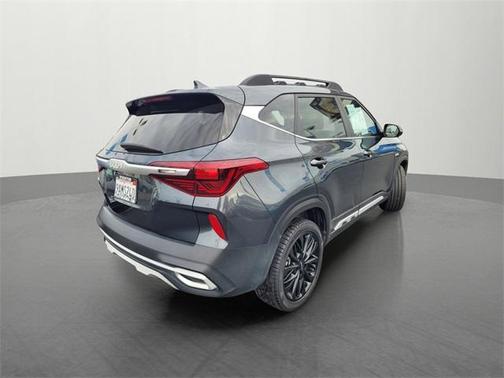 2022 Kia Seltos Nightfall