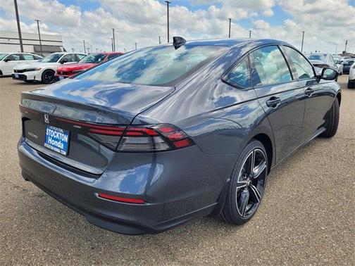 Meteorite Gray Metallic 2026 Honda Accord SE