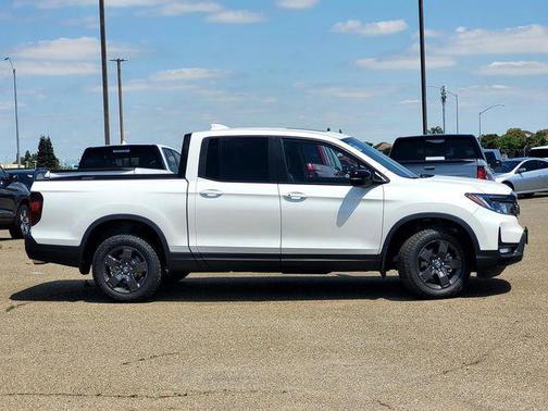 Platinum White Pearl 2026 Honda Ridgeline TrailSport