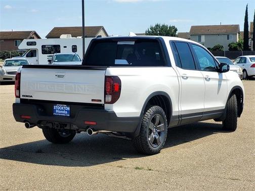 Platinum White Pearl 2026 Honda Ridgeline TrailSport