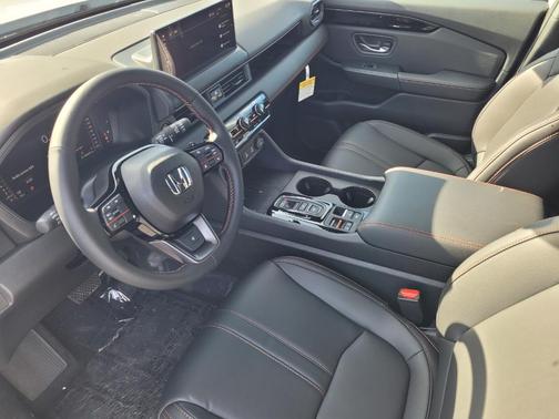 Platinum White Pearl 2026 Honda Pilot TrailSport