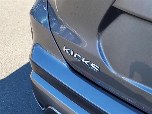 2021 Nissan Kicks S