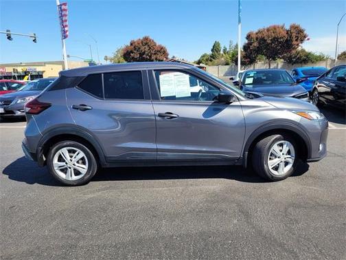2021 Nissan Kicks S