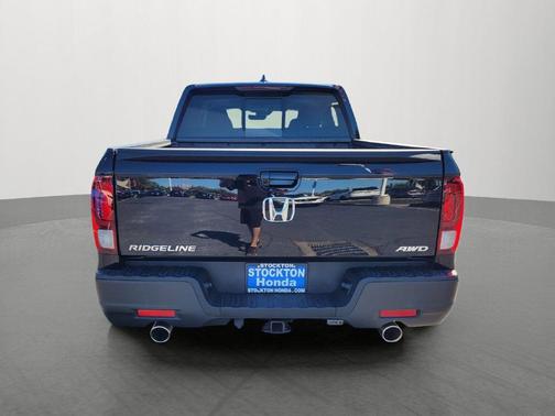 Crystal Black Pearl 2023 Honda Ridgeline RTL