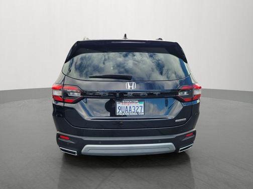 Crystal Black Pearl 2025 Honda Pilot Touring